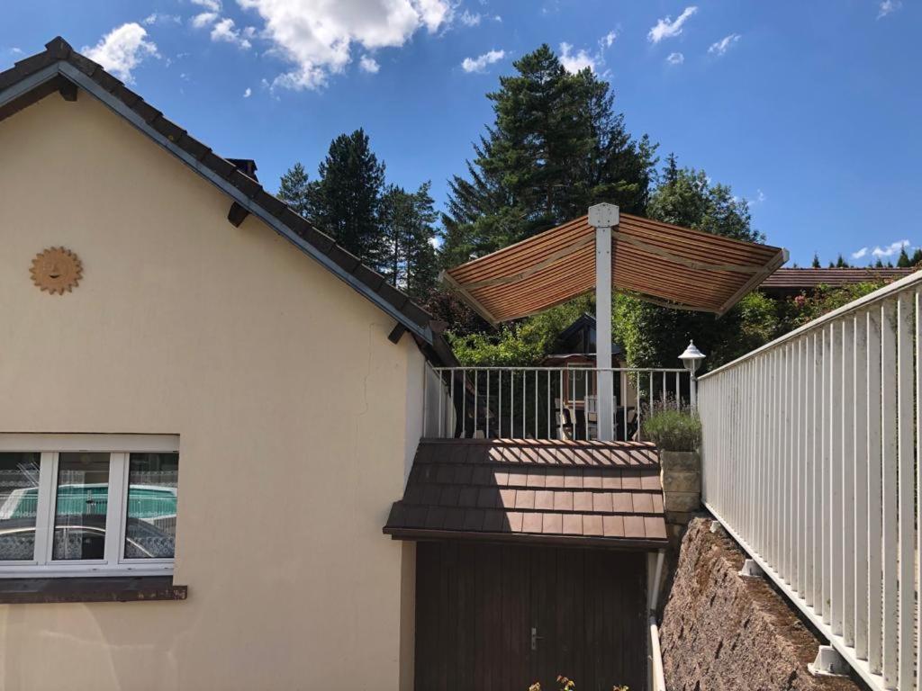 Maison/Gite Familial Dans Le Jura A 200M Du Lac Avec Piscine Privee Marigny  Kültér fotó